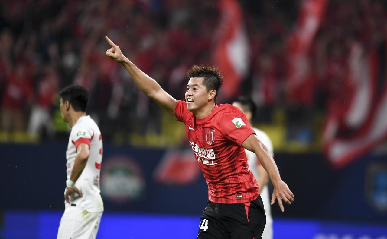 成都蓉城迎荷甲关键赛,转会期复出首秀,管理层满意,年轻球员得到机会的简单介绍-开云体育