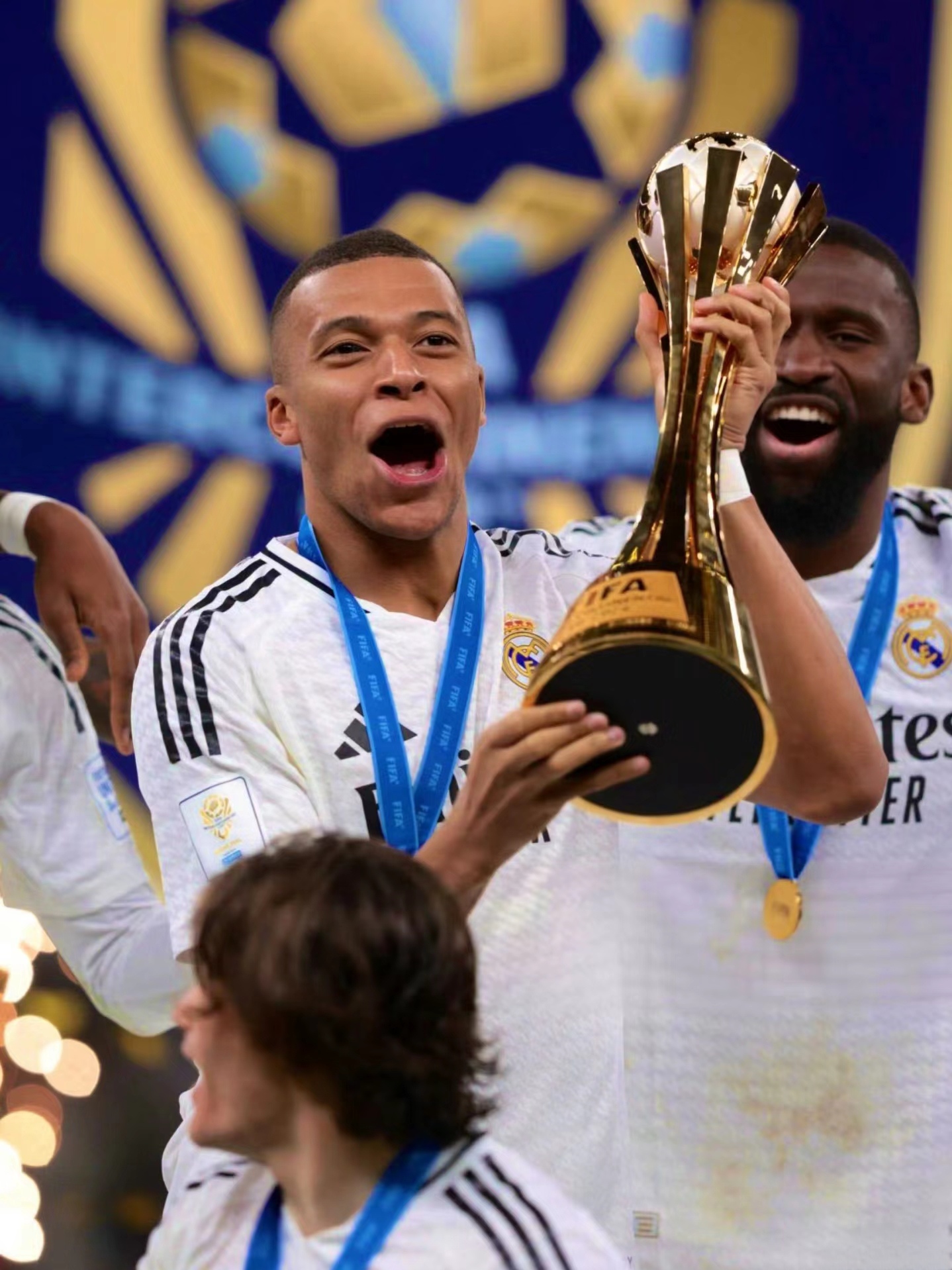 关于冲刺阶段皇家马德里备战欧联，内部沟通细节曝光，目标明确，控场能力受关注的信息-app下载