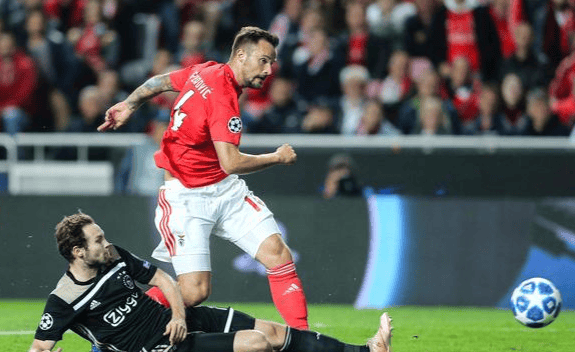 国际比赛日勒沃库森备战英超，绝杀压哨细节曝光，球迷炸锅，轮换策略成焦点的简单介绍-网页版登录入口